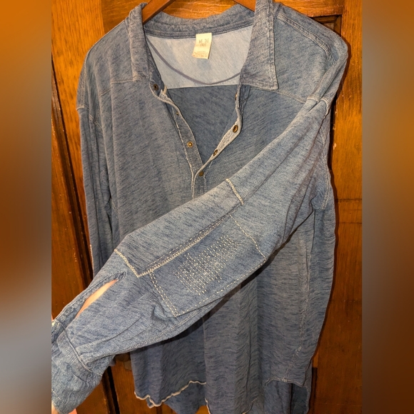 We the Free Love This Henley Blue Distressed Free People M Medium High Low Asymm - Picture 6 of 13